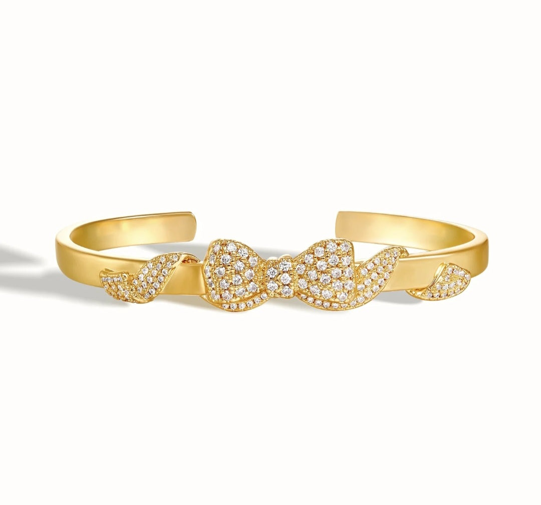 Elegant Shine Bangle – Luxury Adjustable Bracelet (Gold & Silver Edition)