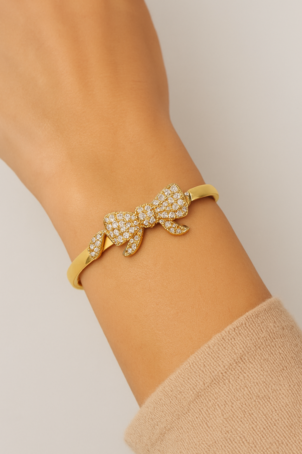 Elegant Shine Bangle – Luxury Adjustable Bracelet (Gold & Silver Edition)